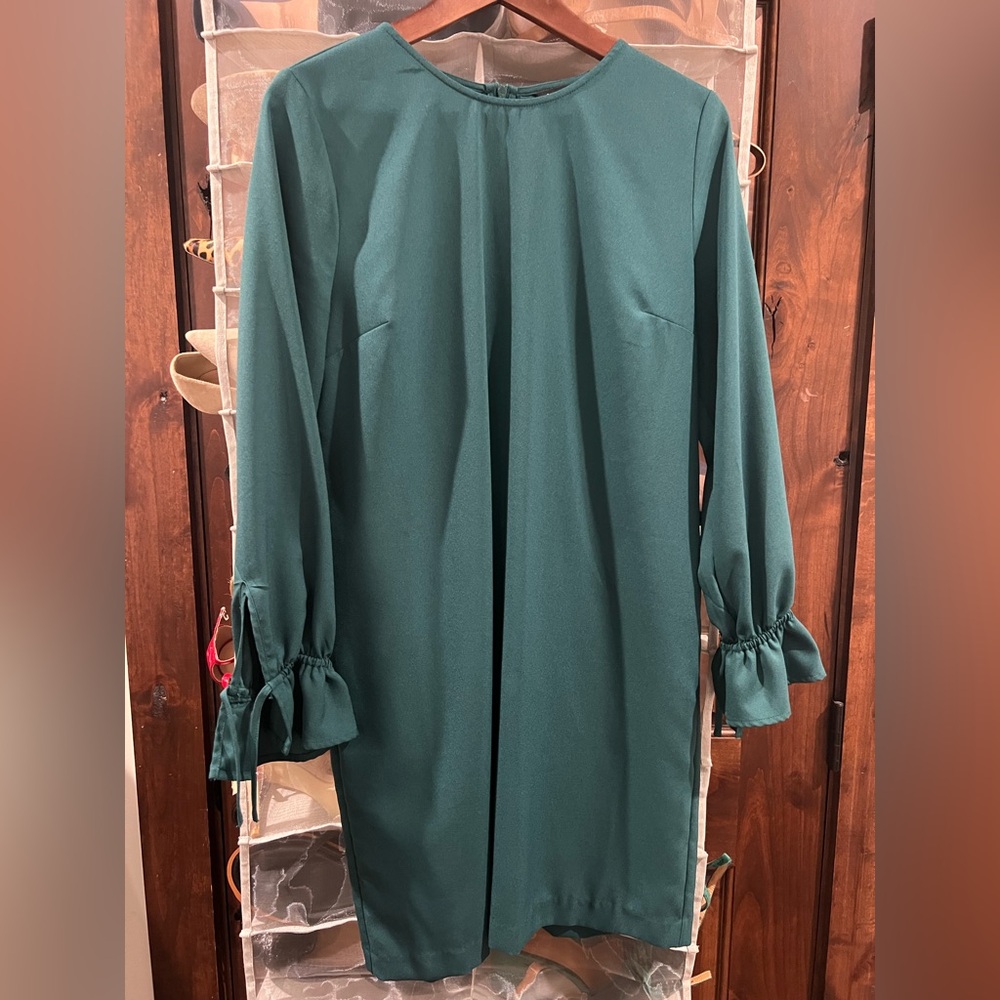 Banana Republic Forest Green Crepe Shift Dress with Tie Ruffle Cuffs 10